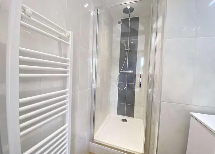 Apartment Moderne Avec Balcon Sud, Parking Prive, Pres Avenue De Gaulle - 2 Couchages A - Fr-1-245-107