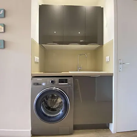 Moderne Avec Balcon Sud, Parking Prive, Pres Avenue De Gaulle - 2 Couchages A - Fr-1-245-107 *